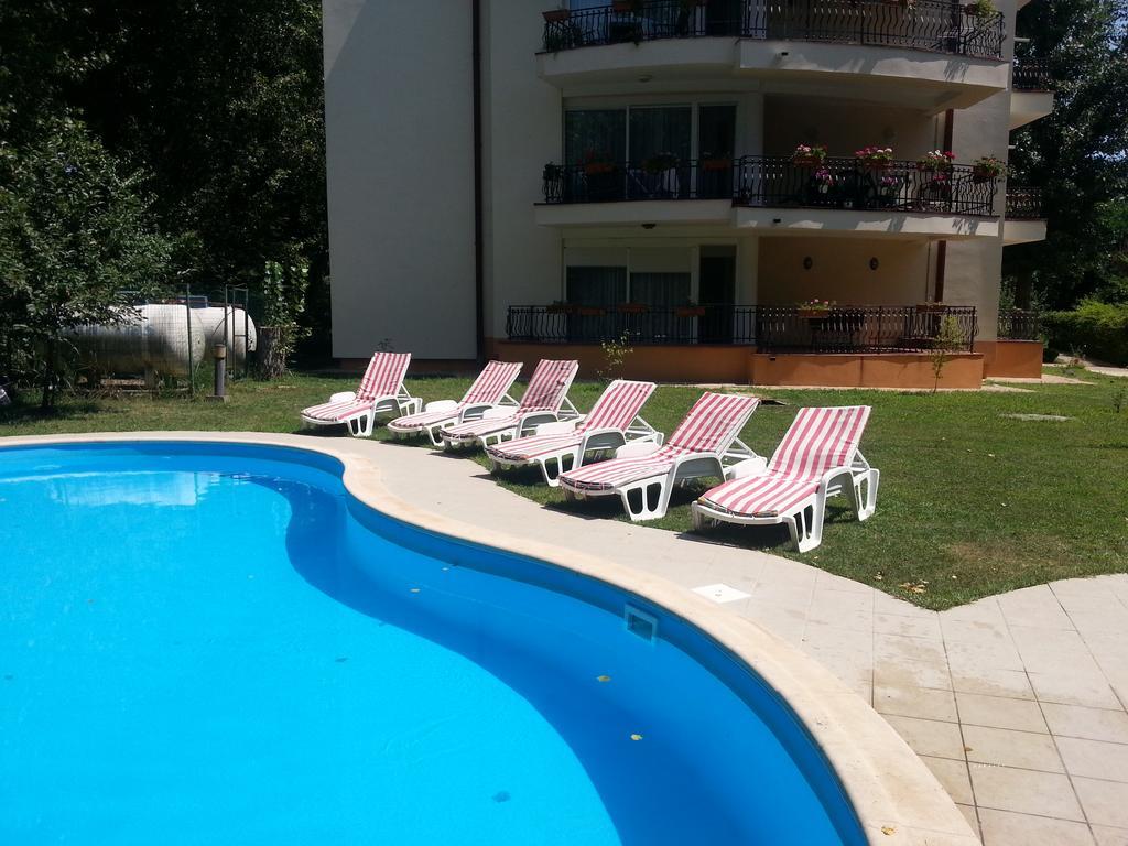 Club Topaz Apartments Neptun Extérieur photo