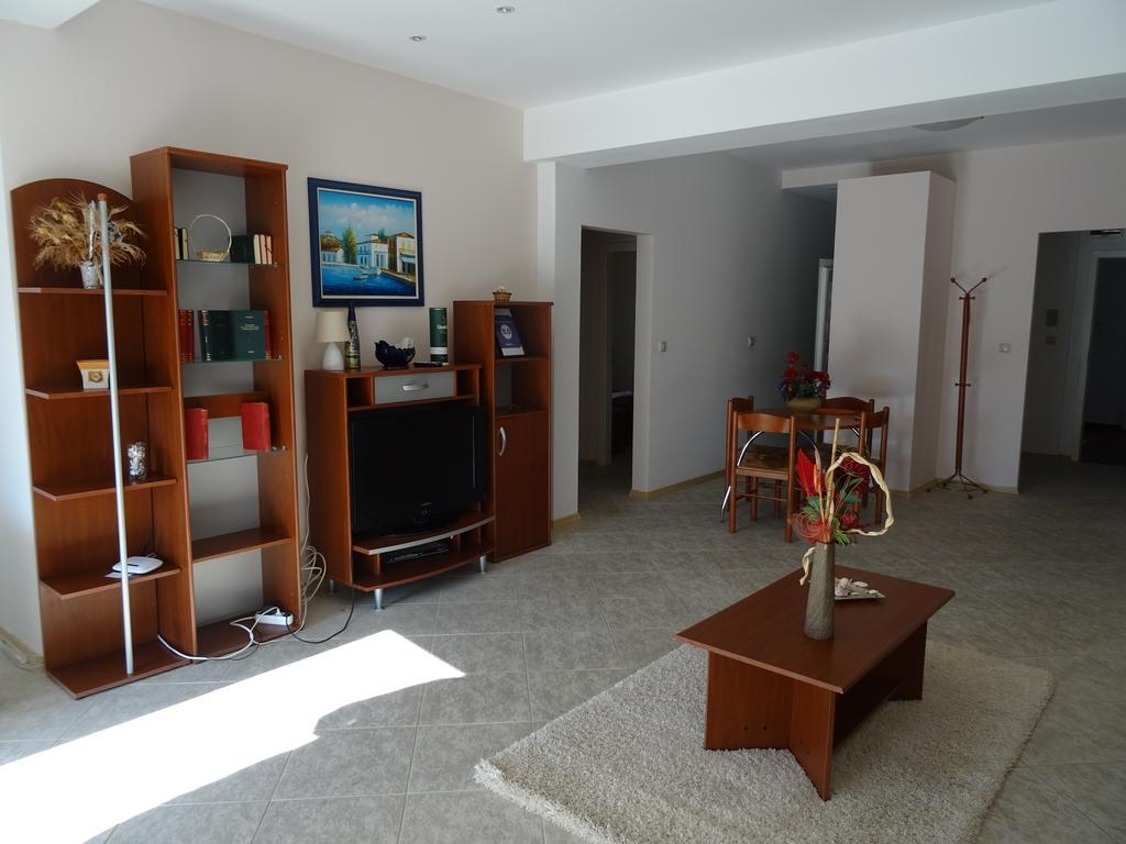 Club Topaz Apartments Neptun Extérieur photo