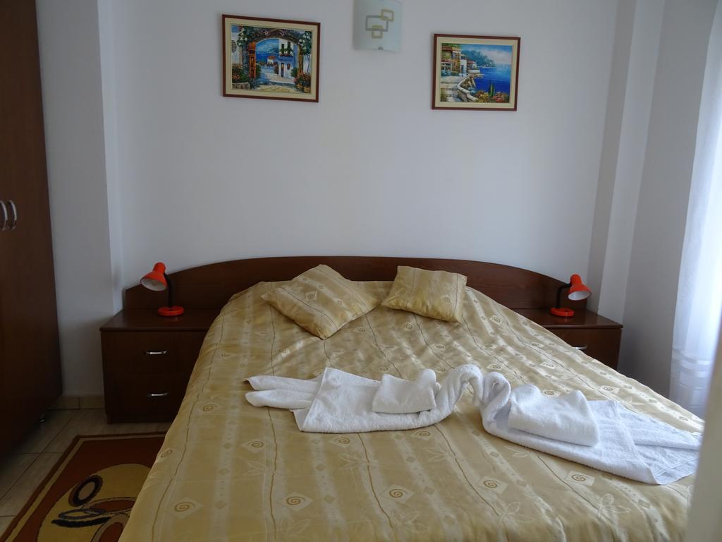 Club Topaz Apartments Neptun Extérieur photo
