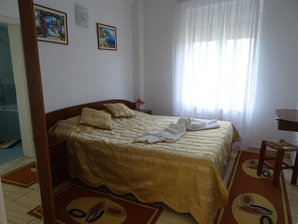 Club Topaz Apartments Neptun Extérieur photo