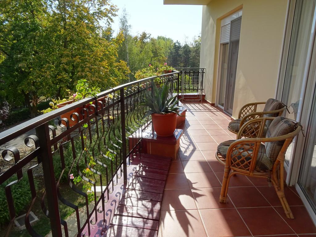 Club Topaz Apartments Neptun Extérieur photo