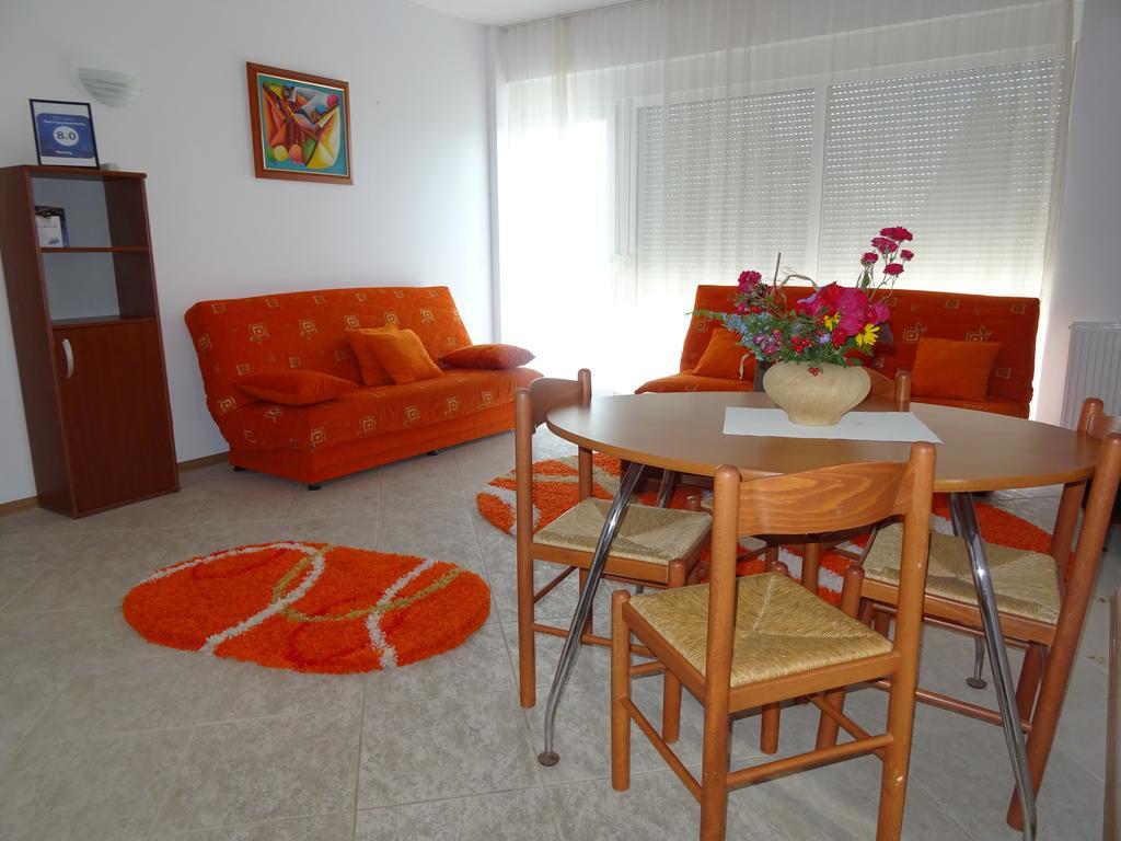 Club Topaz Apartments Neptun Extérieur photo