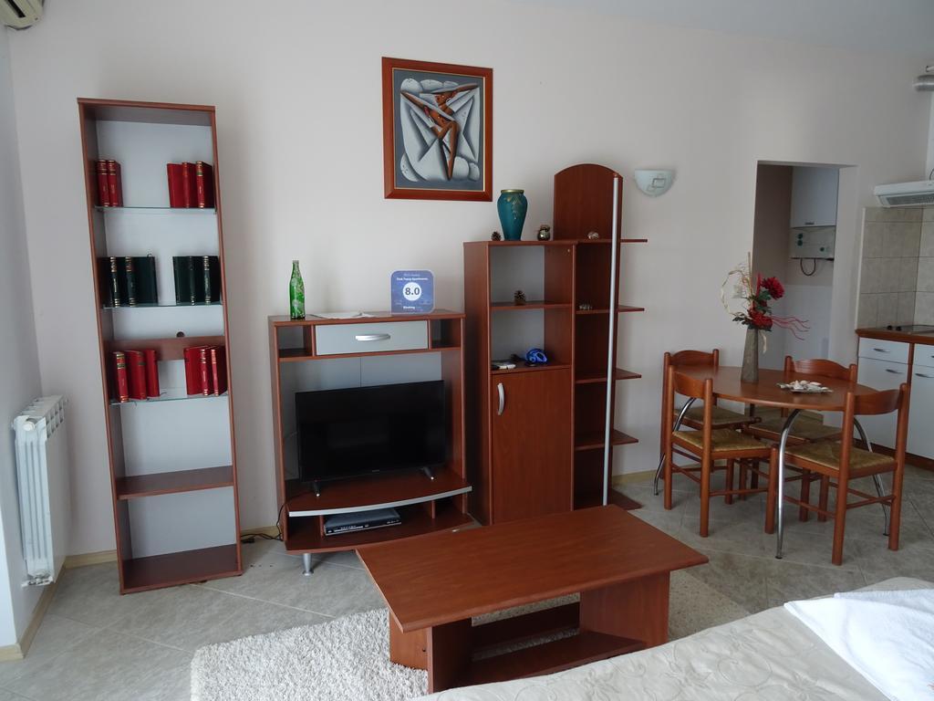 Club Topaz Apartments Neptun Extérieur photo